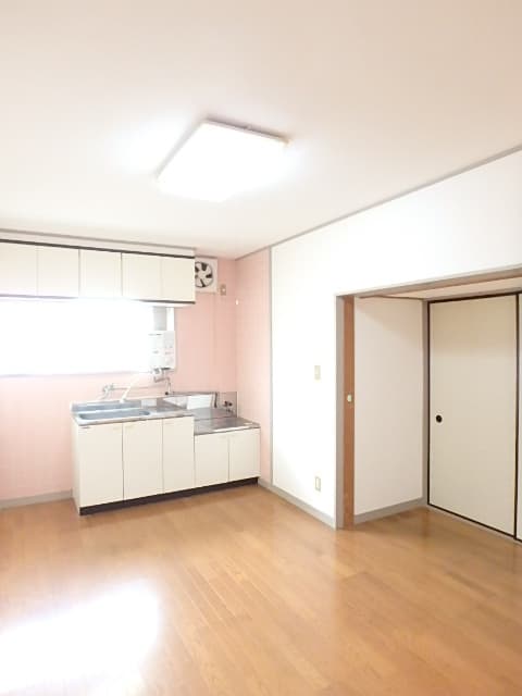岸ハイツ